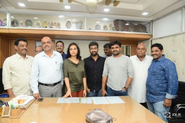 London Babulu Movie Team at KBN College Vijayawada